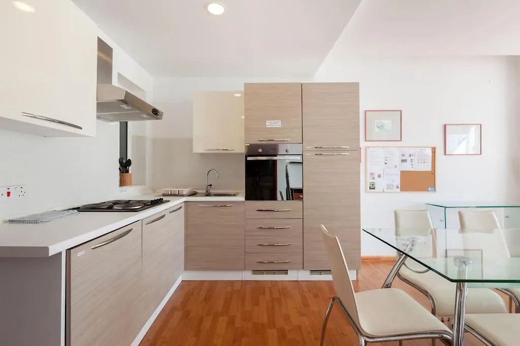 スリーマBeautiful 2Br Just Off The Promenade With Seaviews By 360 Estatesアパートメント