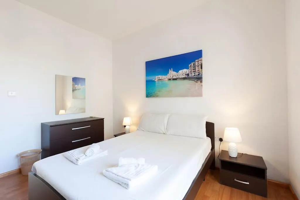 アパート スリーマBeautiful 2Br Just Off The Promenade With Seaviews By 360 Estatesアパートメント マルタ